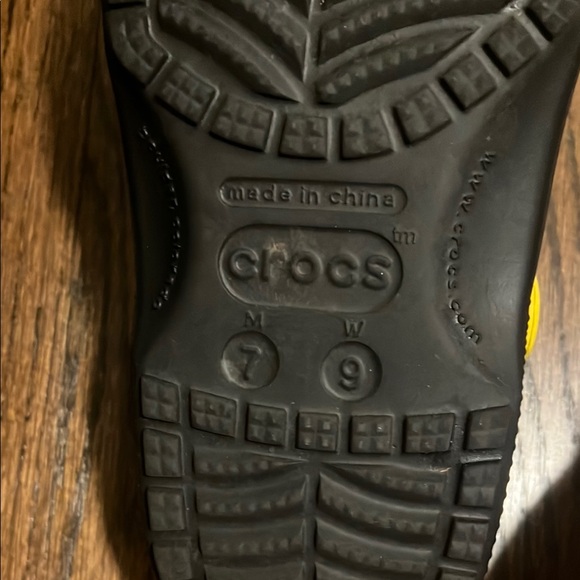 CROCS PAC-MAN Size 7 Men’s/ 9 Women’s - Picture 5 of 5